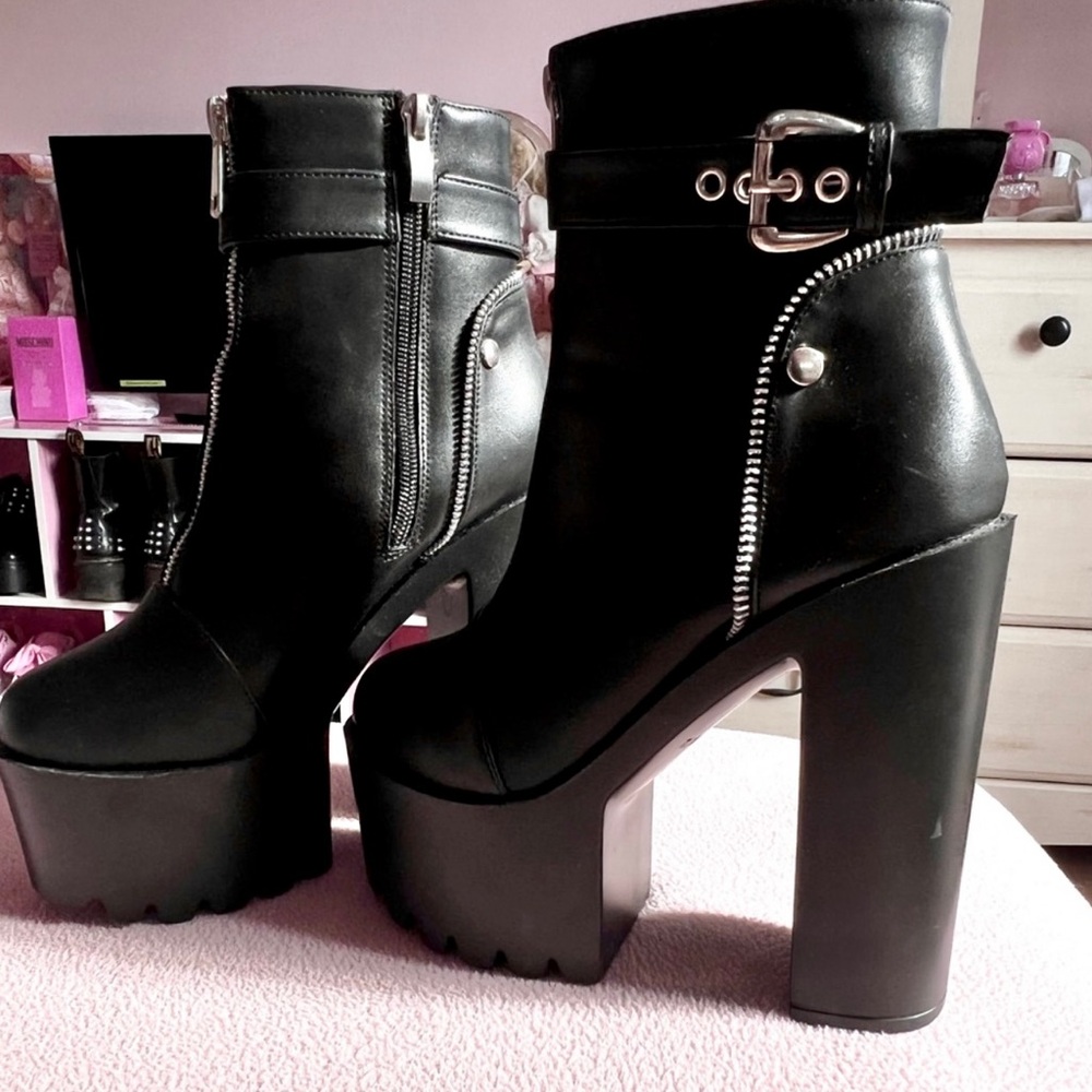 Black faux leather platform zip up heeled boots